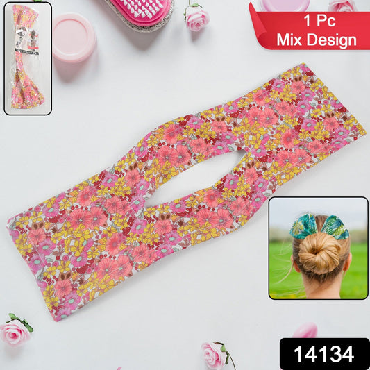 Adjustable Knotted Wire Headband for women, showcasing its flexible design.