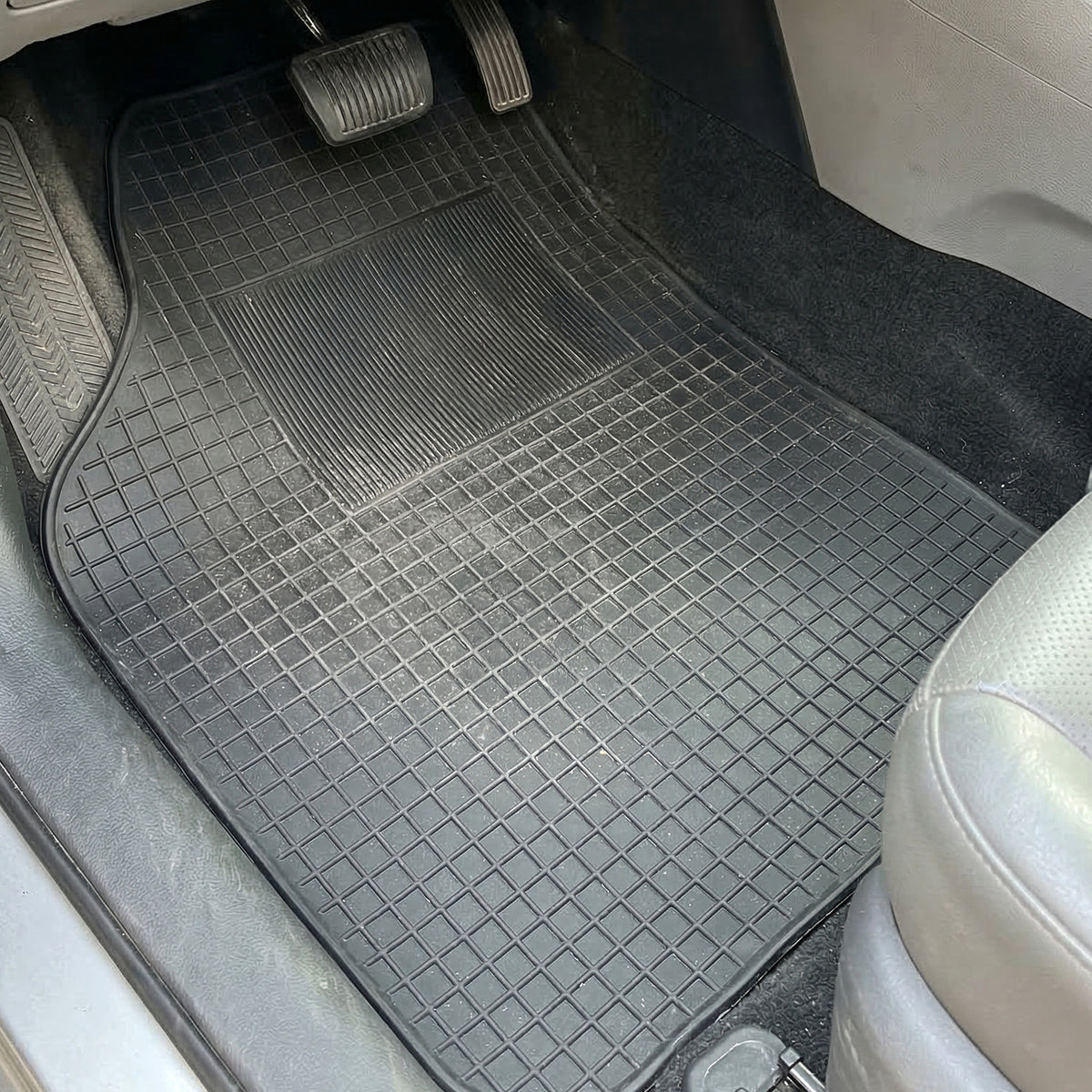 Universal Heavy Duty Car Floor Mat Set (4 Pc Set)